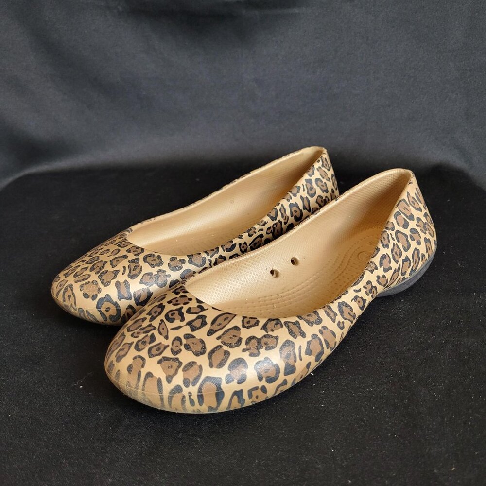Crocs Flats Women's Size 8 Leopard Animal Print Slip-On Ballet Shoes Tan Brown
